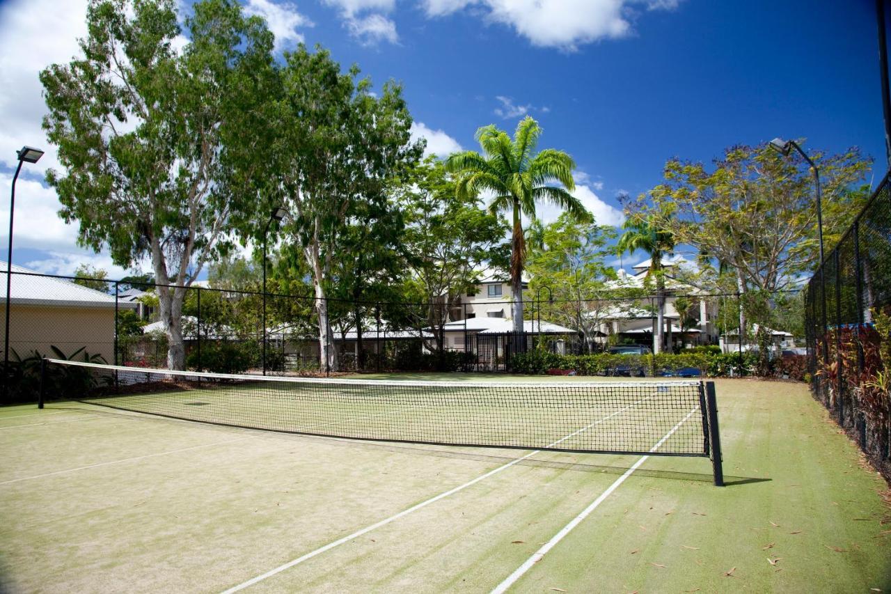 Club Wyndham Cairns Hotel Exterior photo